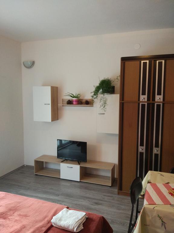 Apartment Tome Biograd Na Moru Eksteriør billede